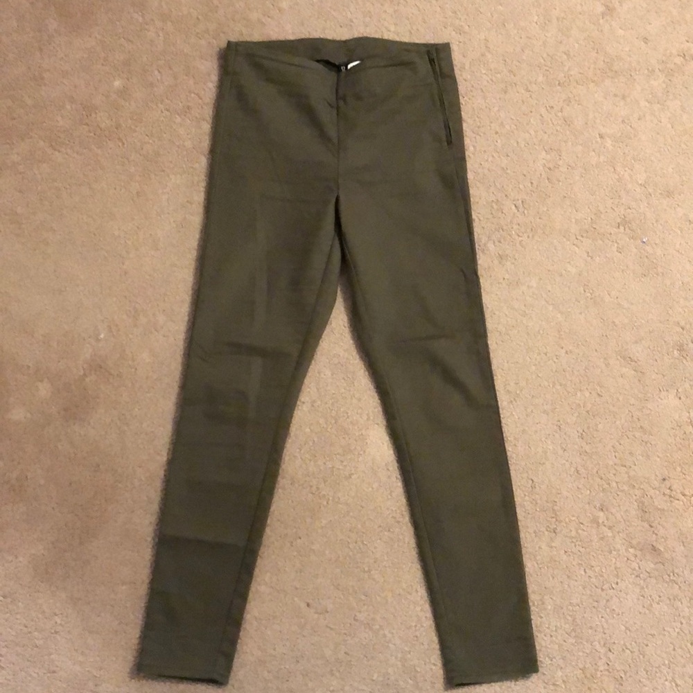 Mid-rise, side zip skinny pants